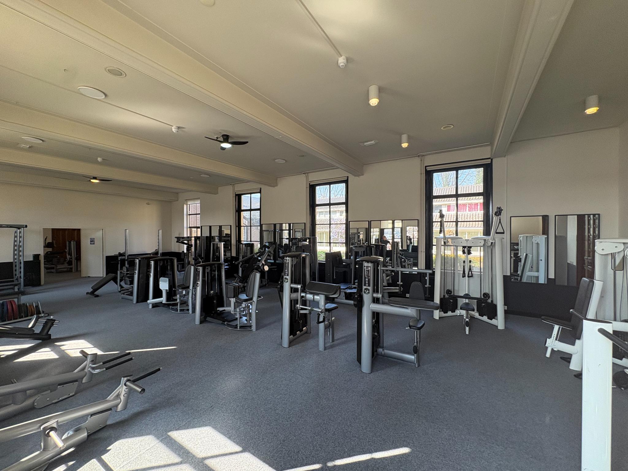 fitness-ruimte-licht-jt